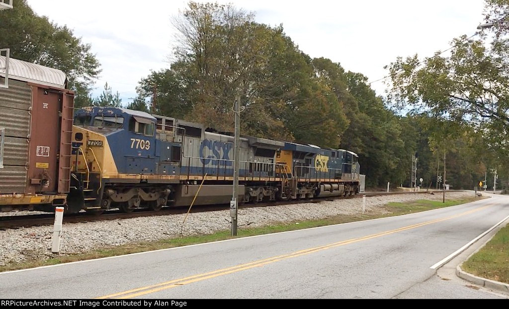 CSX 5240 and 7709 lead autoracks